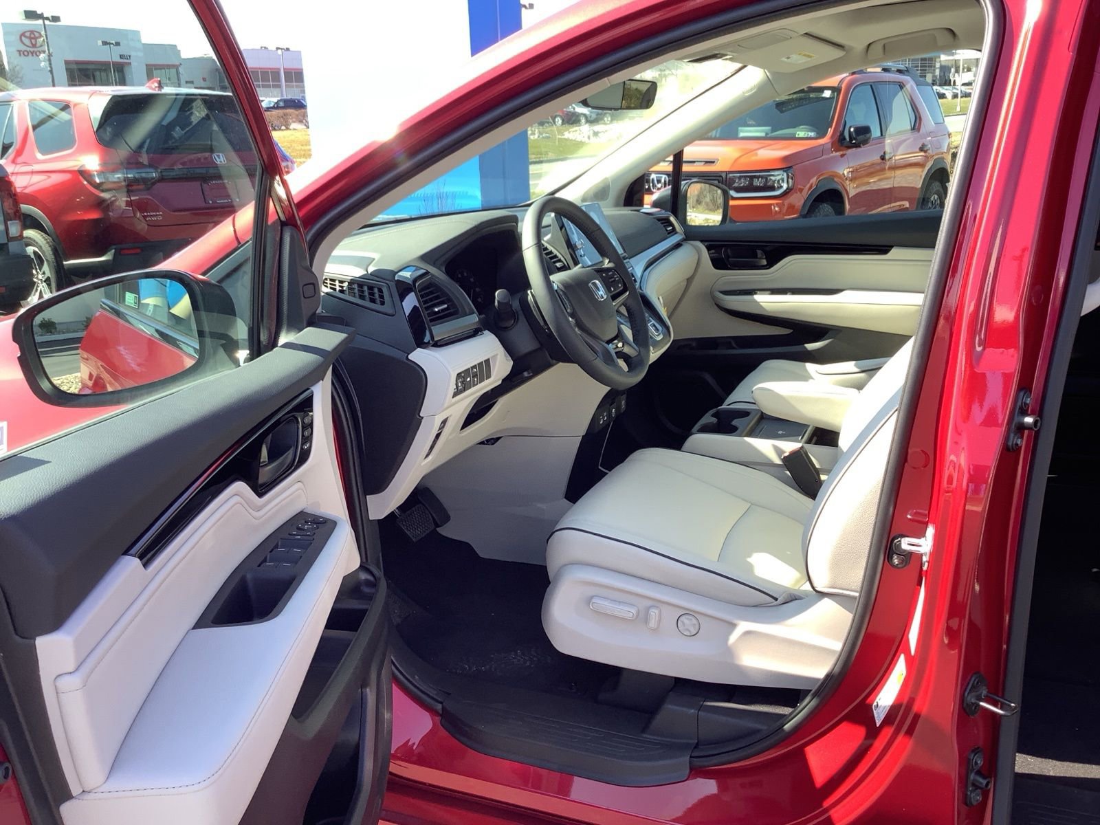 New 2026 Honda Odyssey Touring image 11