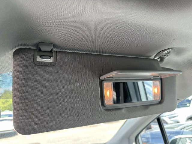 Used 2025 Toyota Sienna XLE FWD image 40
