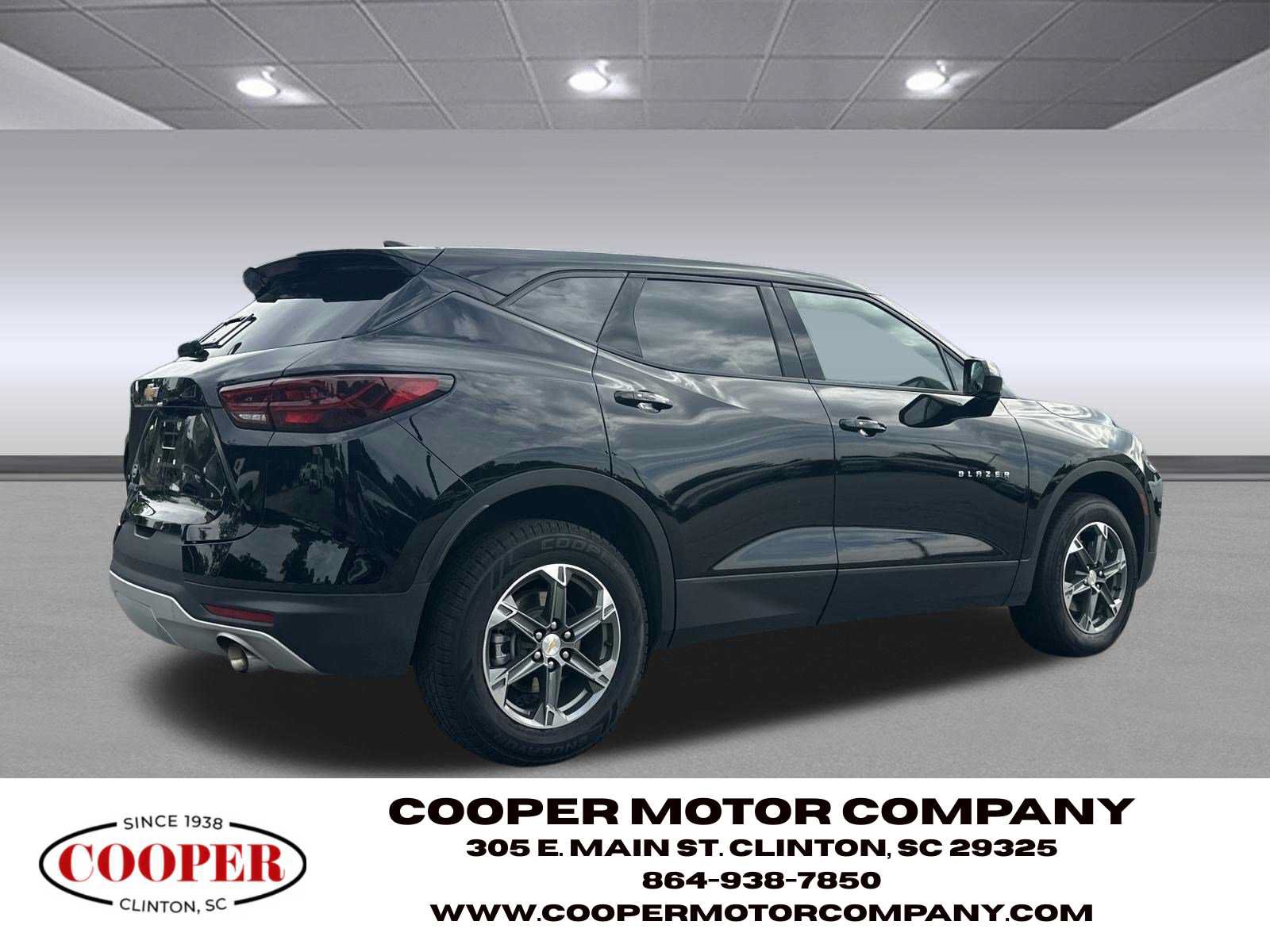 Used 2025 Chevrolet Blazer LT FWD image 5