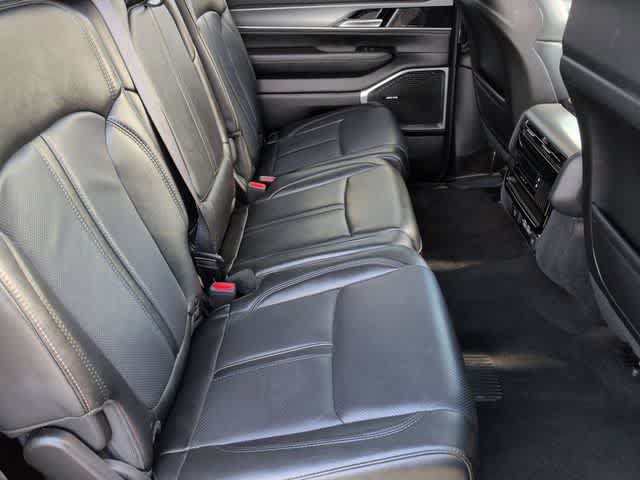 Used 2024 Jeep Wagoneer Series II AWD/4WD image 20