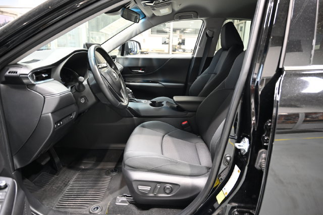 Used 2023 Toyota Venza LE AWD/4WD image 9