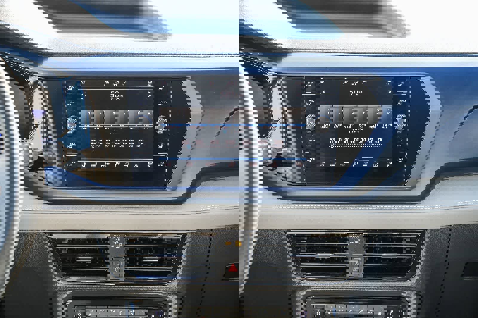 Used 2024 Volkswagen Taos SE image 13