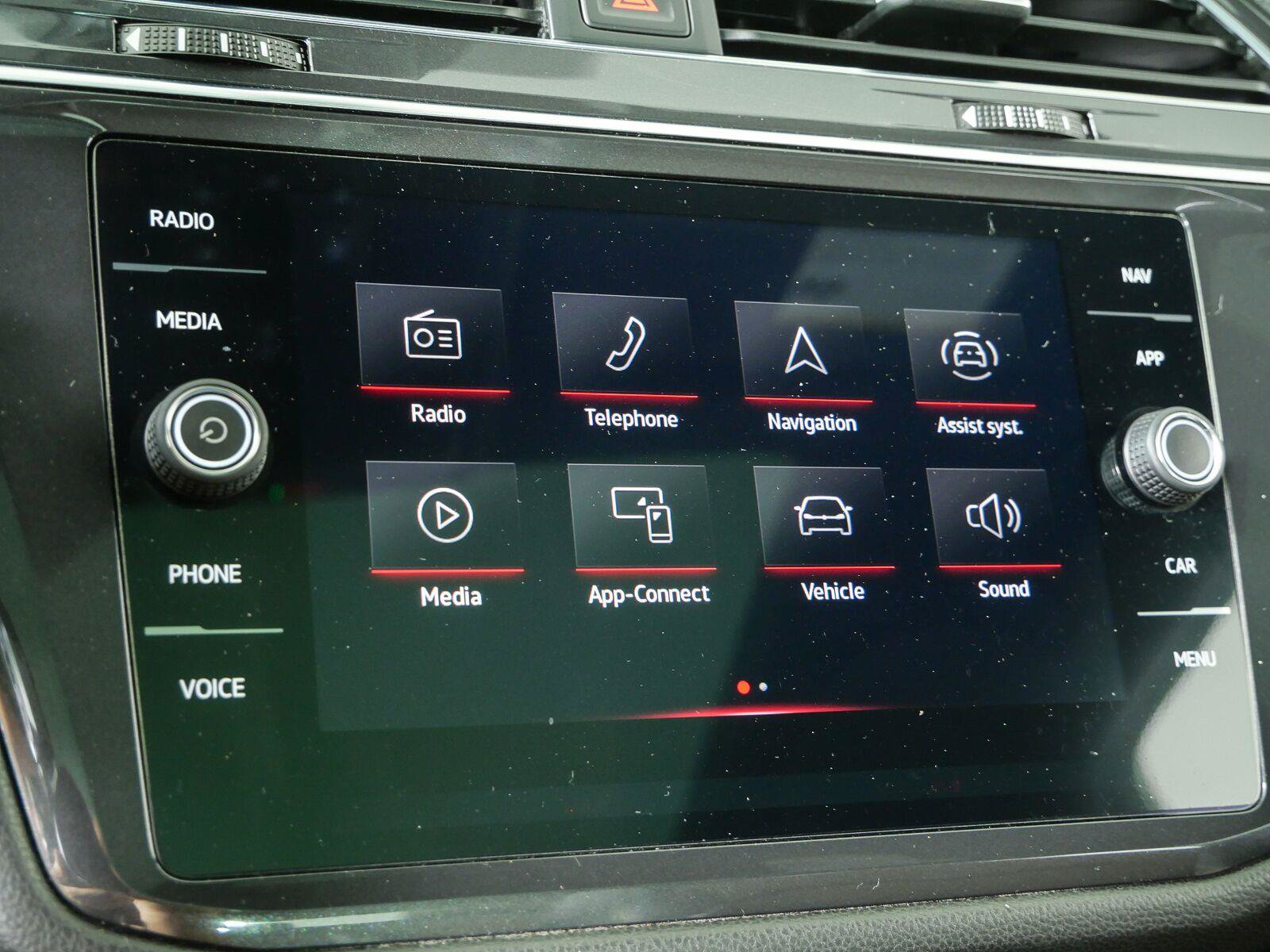 Used 2022 Volkswagen Tiguan SEL R-Line AWD/4WD image 14