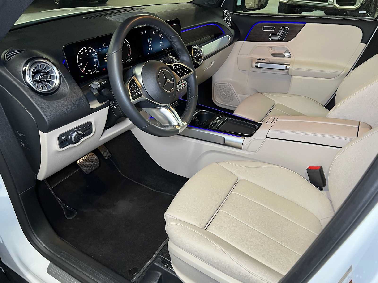 Certified 2026 Mercedes-Benz GLB 250 4MATIC image 25