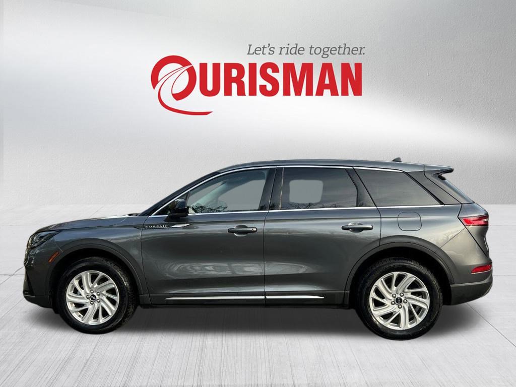 Used 2023 Lincoln Corsair FWD image 3