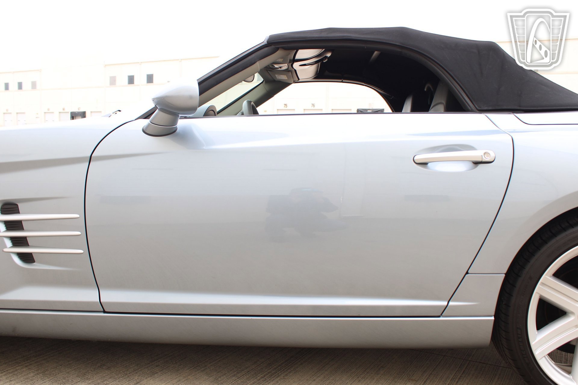 Used 2008 Chrysler Crossfire Limited image 40