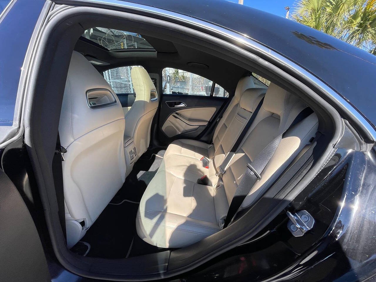 Used 2019 Mercedes-Benz CLA 250 w/ Premium Package image 7