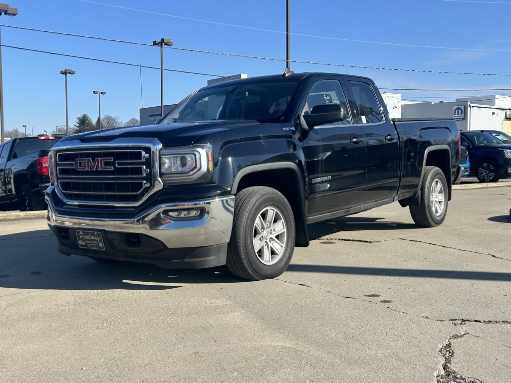 Used 2017 GMC Sierra 1500 SLE image 2