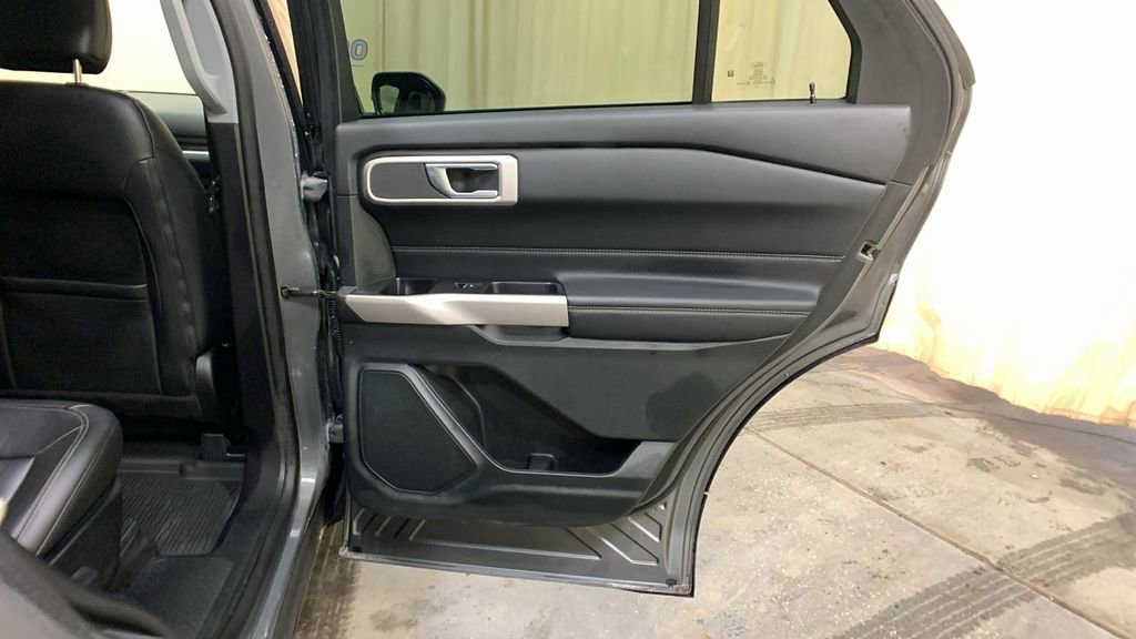 Certified 2022 Ford Explorer XLT w/ Equipment Group 202A image 13