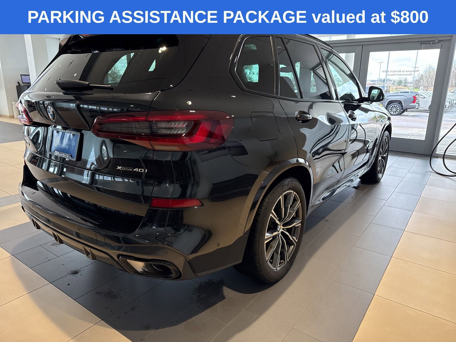 Used 2023 BMW X5 xDrive40i w/ M Sport Package image 5