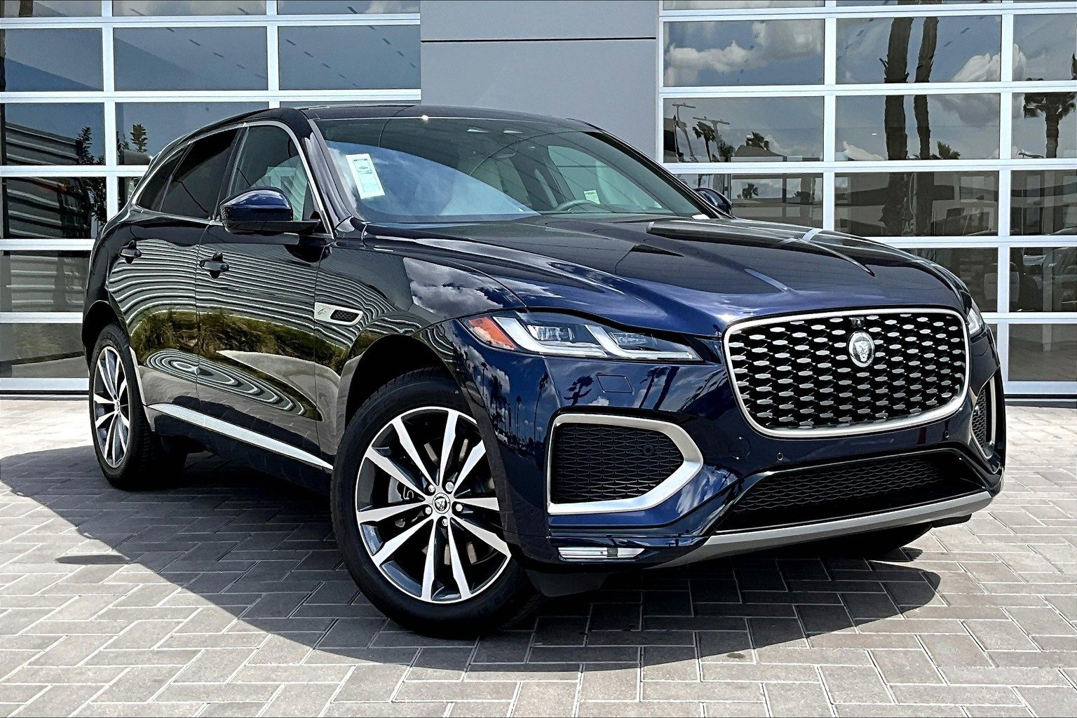 New 2026 Jaguar F-PACE R-Dynamic S image 2