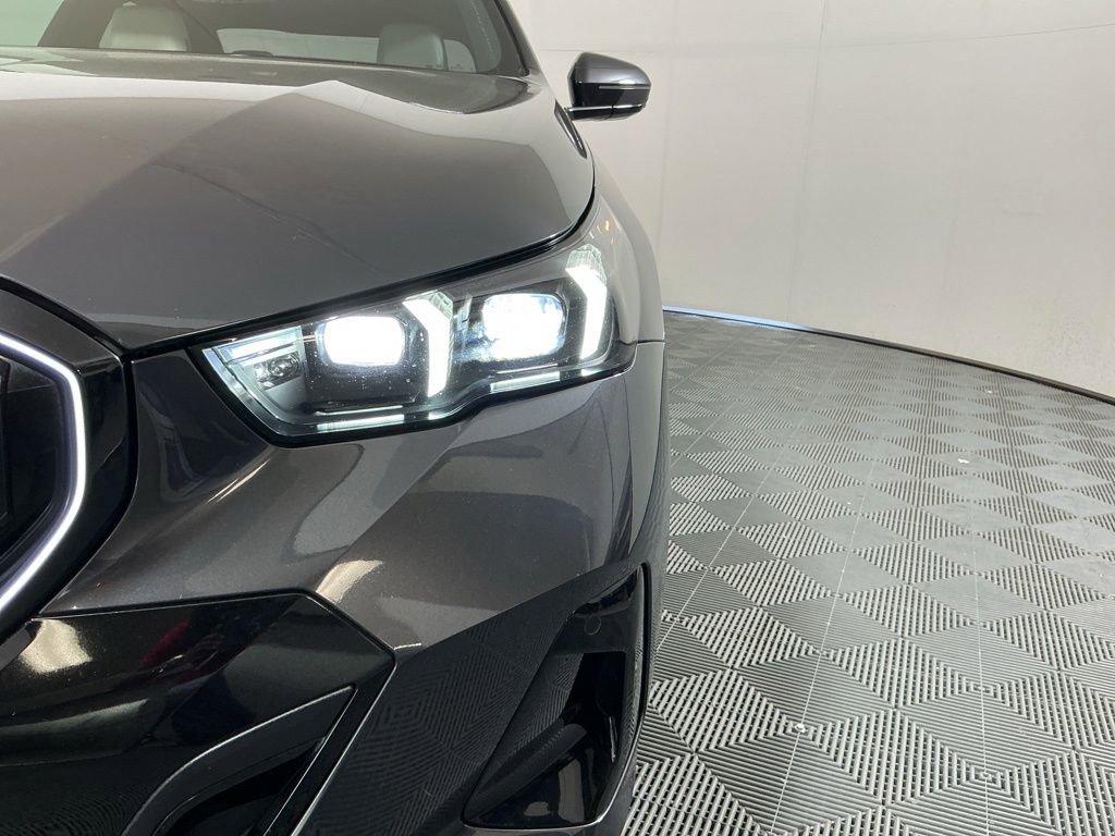 Certified 2025 BMW 530i w/ M Sport Package RWD image 8