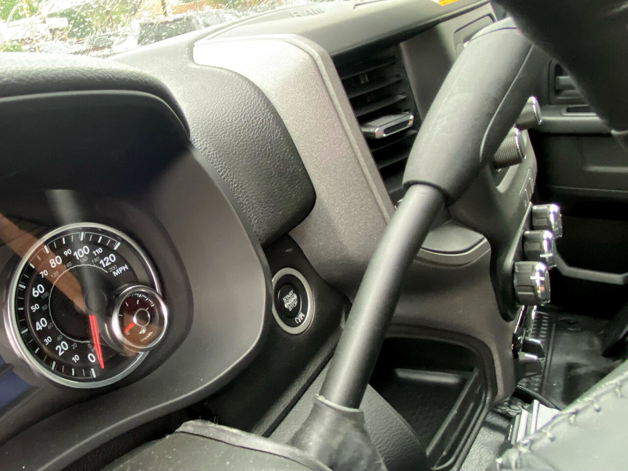 Used 2024 RAM 3500 Tradesman w/ Safety Group image 28