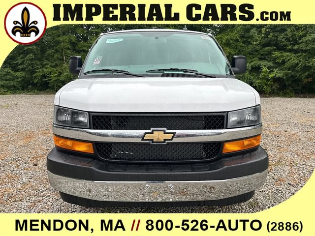 New 2026 Chevrolet Express 3500 Extended w/ Driver Convenience Package RWD image 4