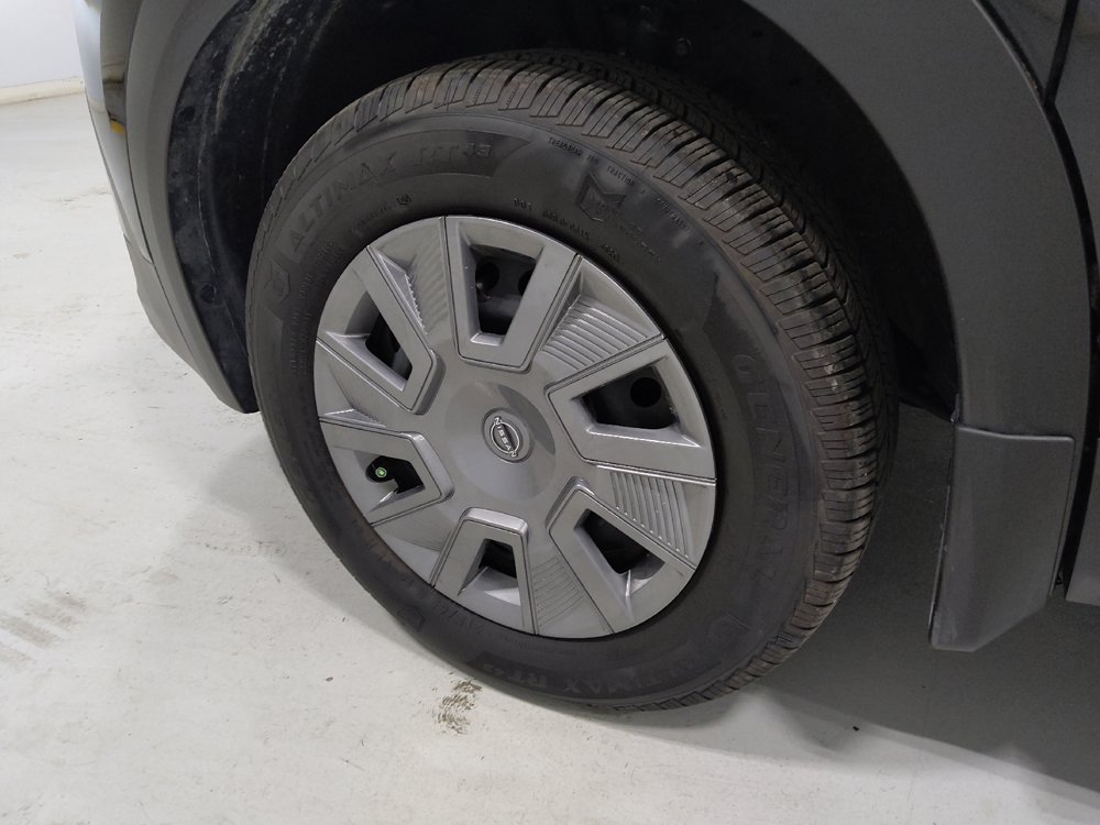 Used 2025 Nissan Kicks S FWD image 31