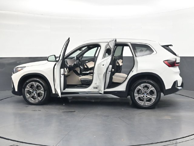 Used 2023 BMW X1 xDrive28i w/ Convenience Package AWD/4WD image 38