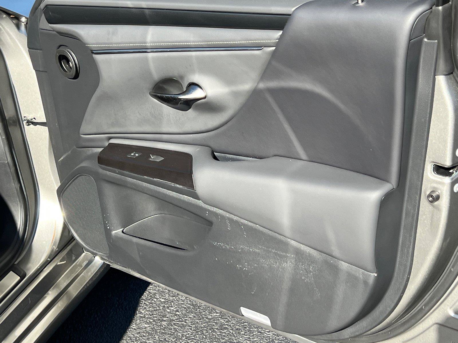 Used 2019 Lexus ES 350 w/ Accessory Package FWD image 14