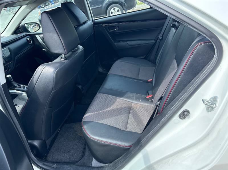 Used 2017 Toyota Corolla SE FWD image 5
