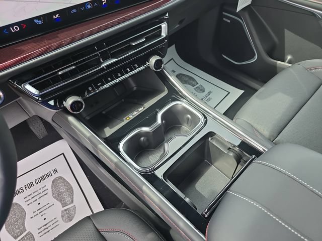 New 2026 Chevrolet Traverse Z71 w/ Enhanced Driving Package AWD/4WD image 28