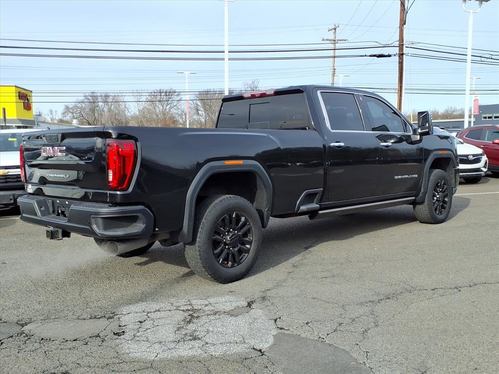 Used 2022 GMC Sierra 3500 Denali w/ Denali Black Diamond Edition image 7
