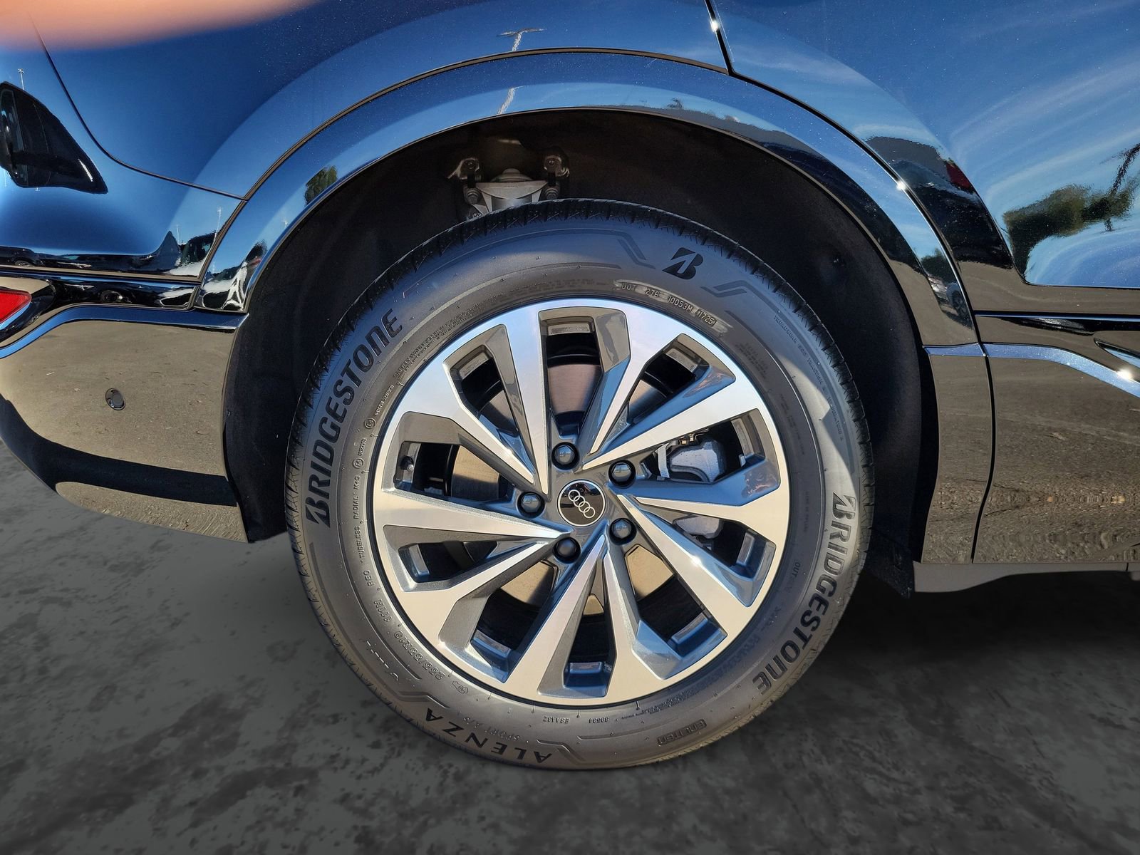 New 2025 Audi Q6 e-tron Premium image 6