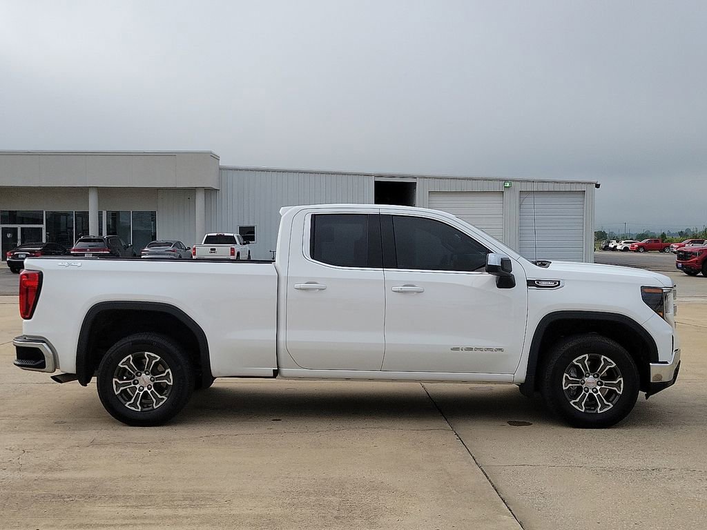 Used 2025 GMC Sierra 1500 SLE w/ Preferred Package image 6