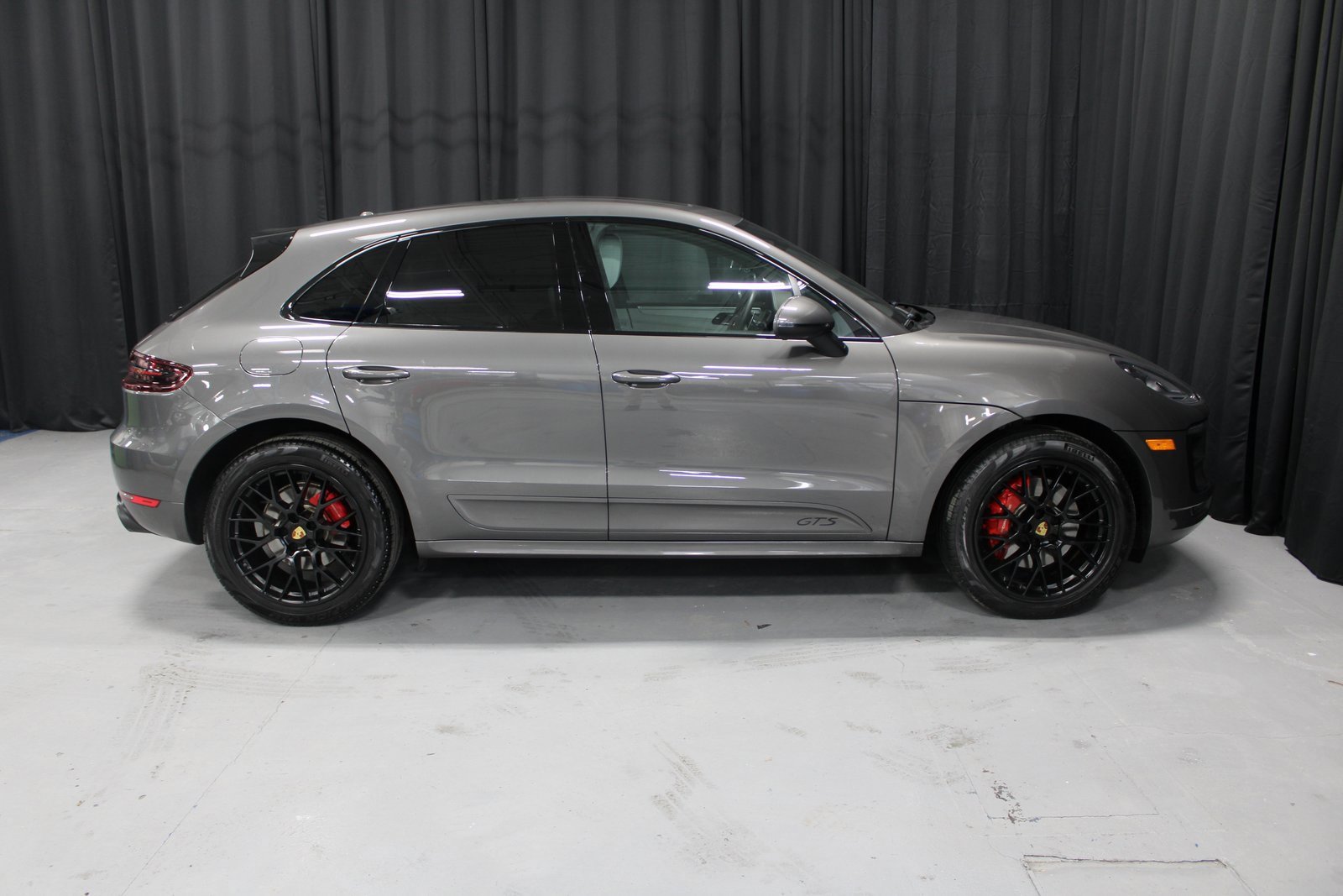 Used 2018 Porsche Macan GTS image 10