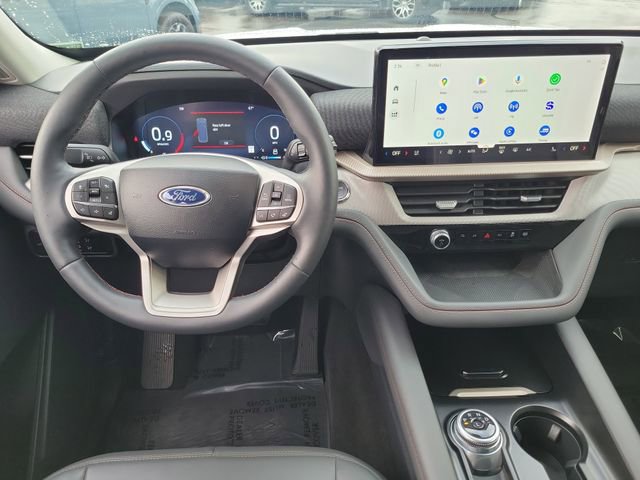 Used 2025 Ford Explorer Active w/ Active Comfort Package RWD image 4
