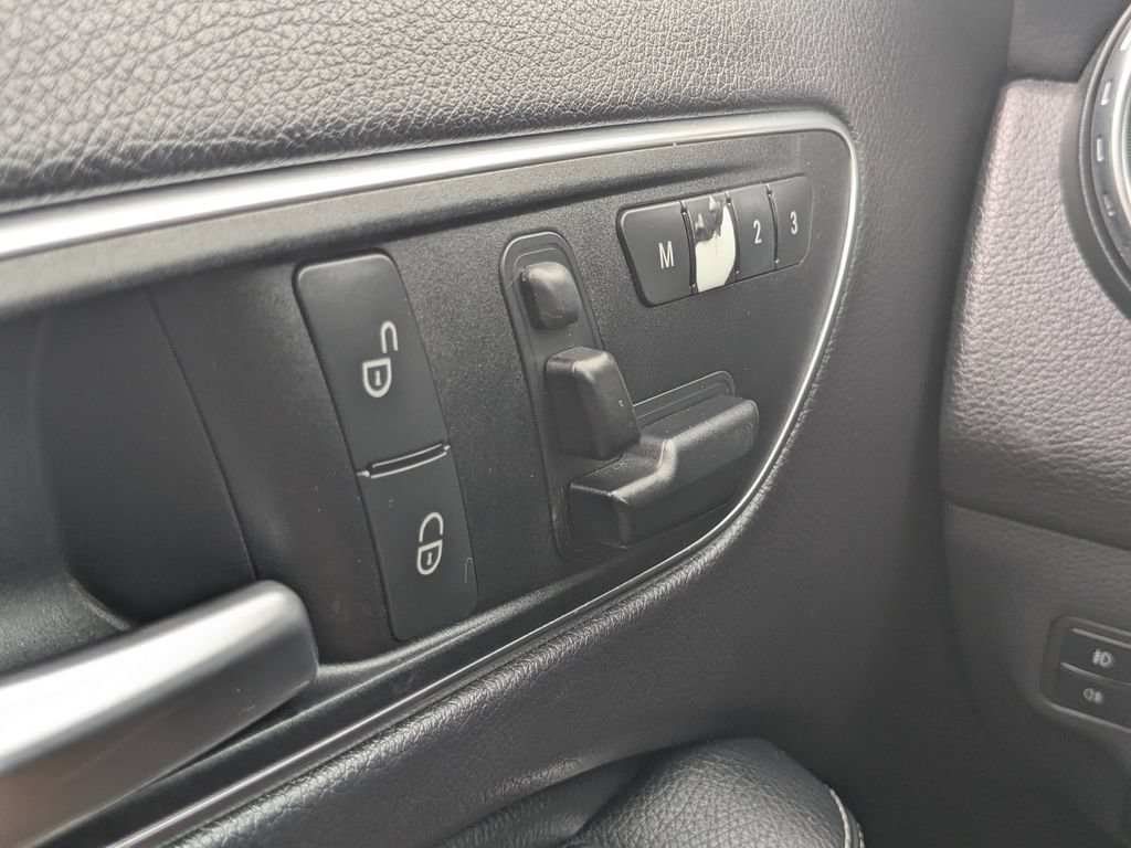 Used 2015 Mercedes-Benz GLA 250 image 10