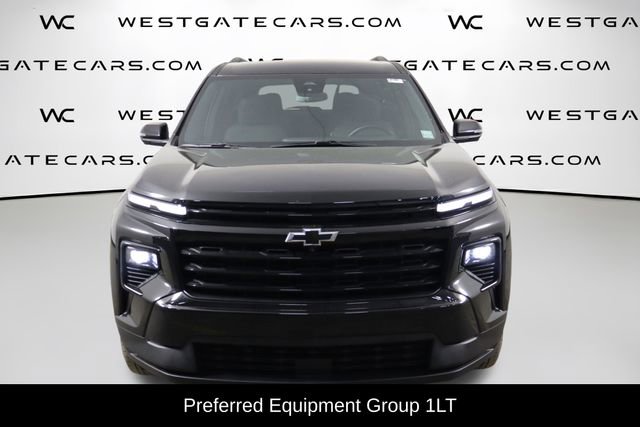 Used 2025 Chevrolet Traverse LT w/ Midnight/Sport Edition image 2