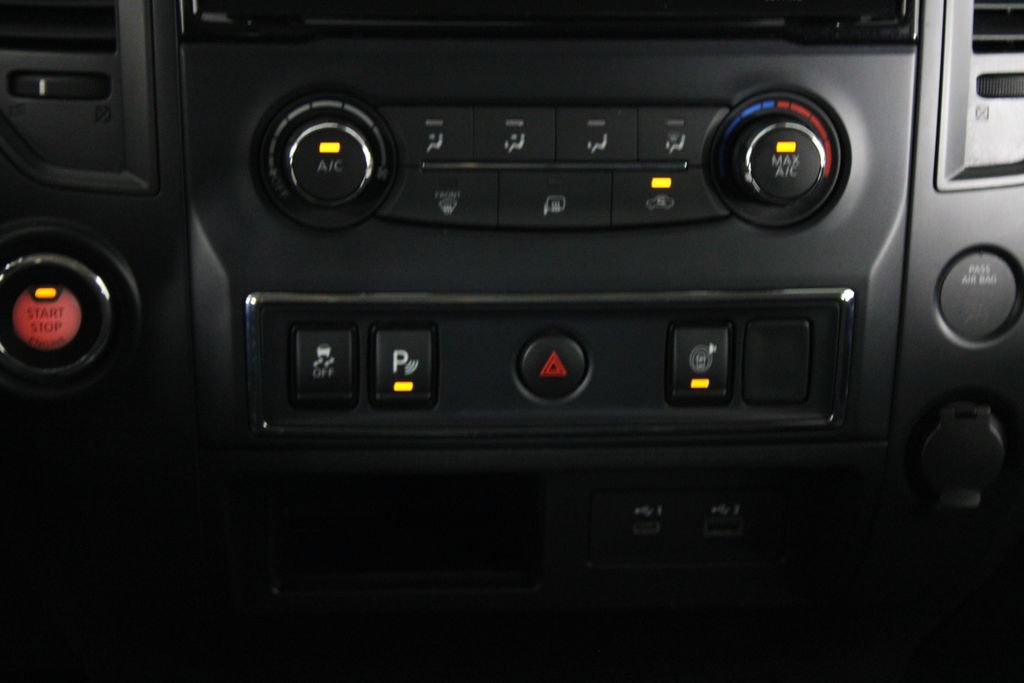 Certified 2023 Nissan Titan SV RWD image 22