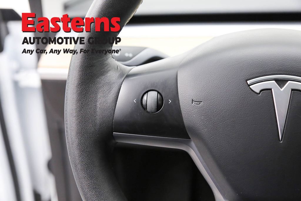 Used 2022 Tesla Model Y Long Range image 15