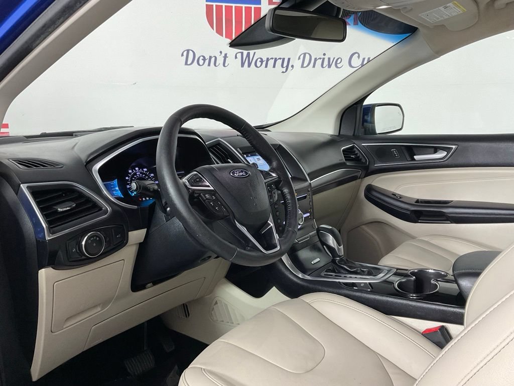 Used 2018 Ford Edge Titanium w/ Ford Safe & Smart Package FWD image 13