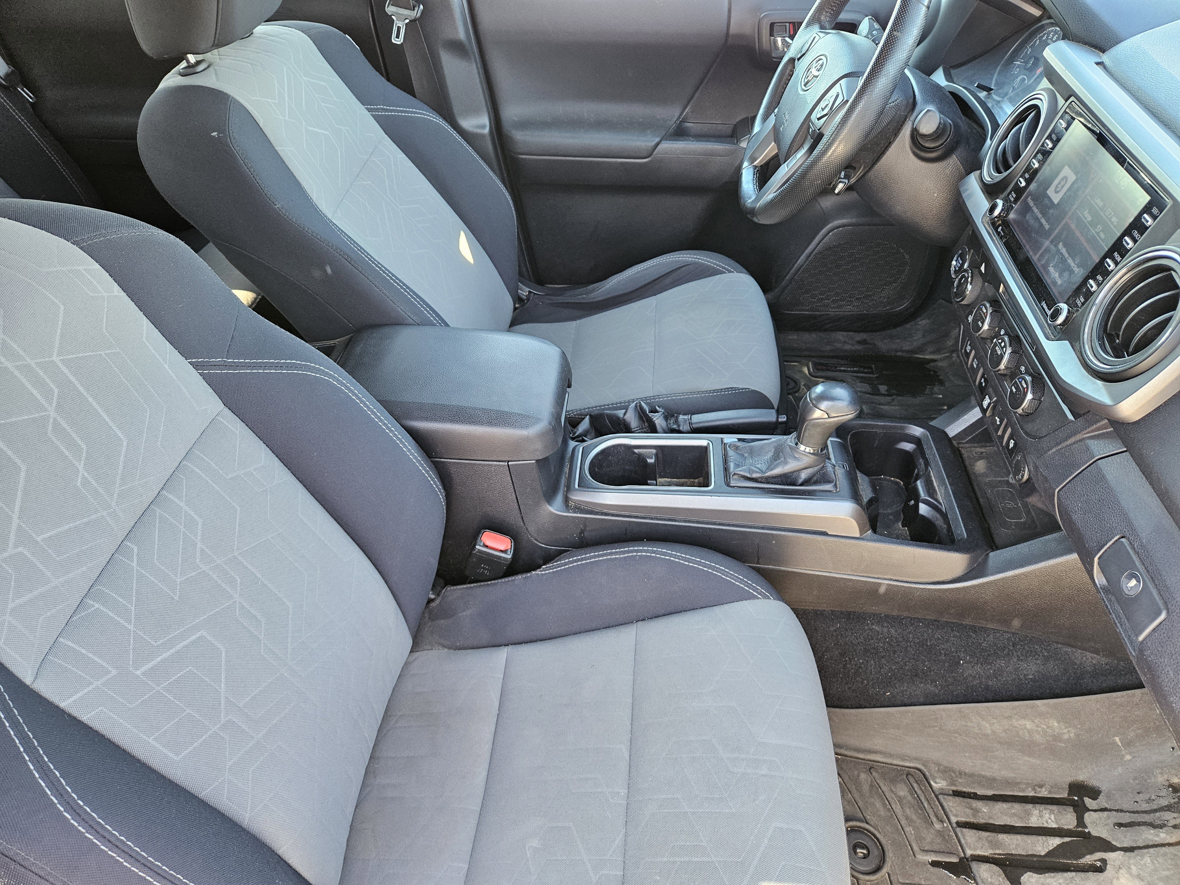 Used 2021 Toyota Tacoma TRD Off-Road w/ Technology Package image 16