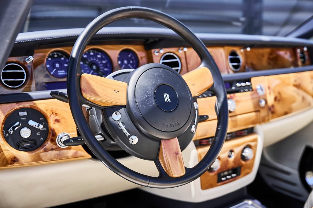 Used 2009 Rolls-Royce Phantom Drophead Coupe RWD image 38