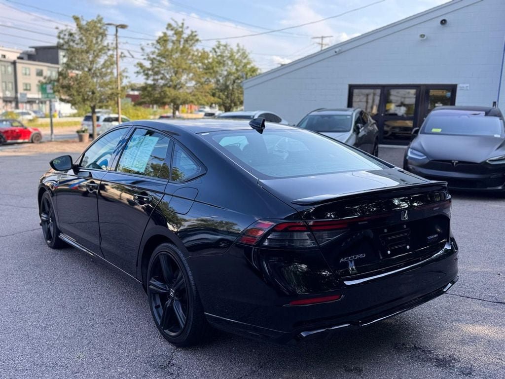 Used 2024 Honda Accord Sport image 4
