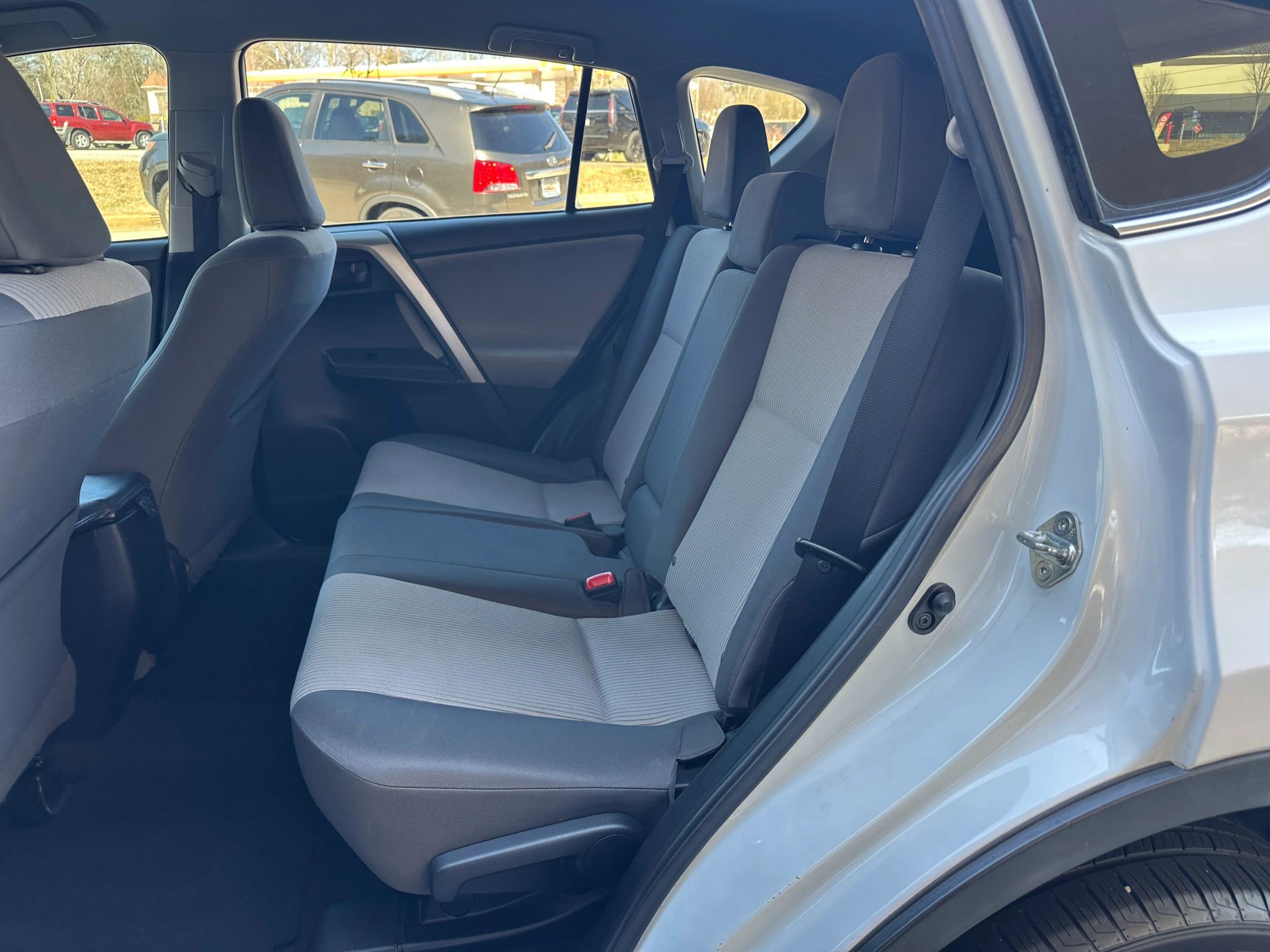 Used 2014 Toyota RAV4 LE image 11