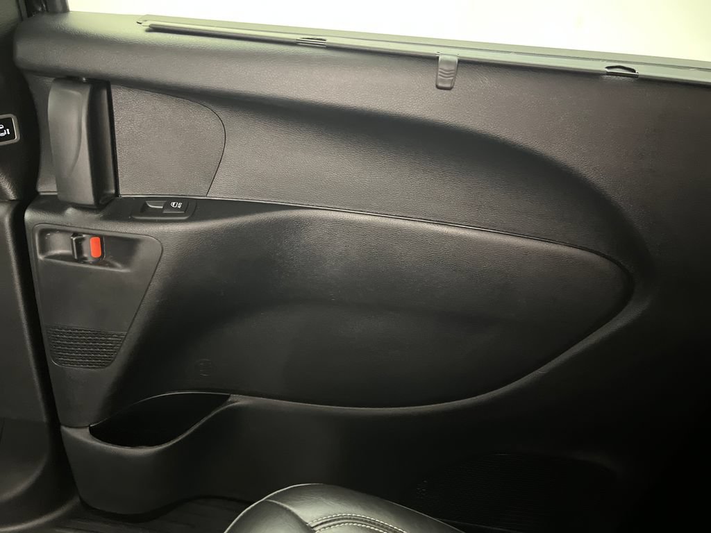 Used 2025 Chrysler Pacifica Select FWD image 35