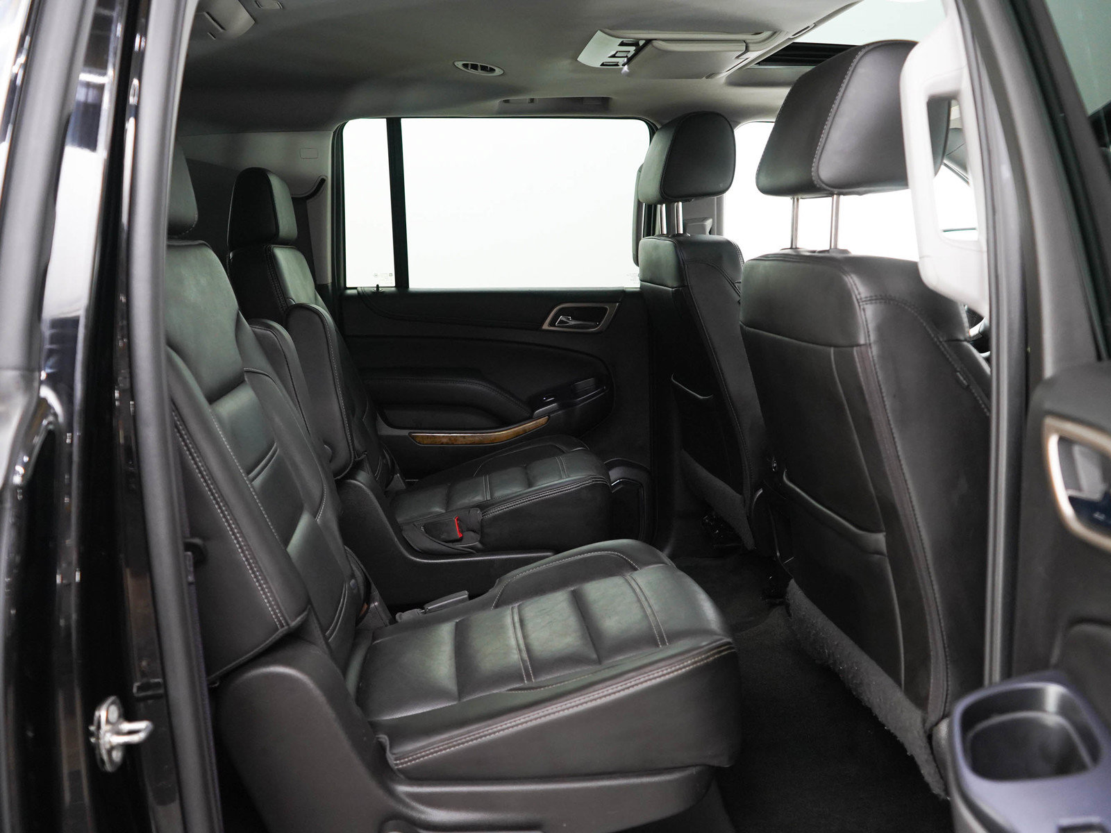 Used 2017 GMC Yukon XL Denali w/ Open Road Package AWD/4WD image 12