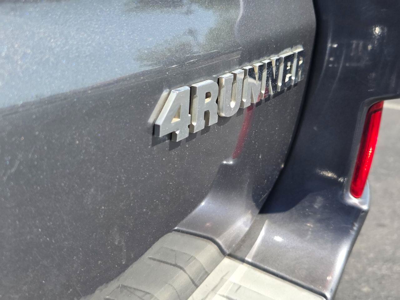 Used 2004 Toyota 4Runner SR5 RWD image 8