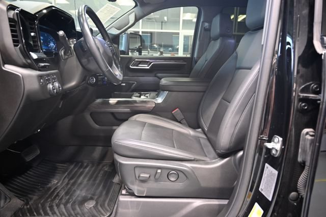 Used 2024 Chevrolet Silverado 2500 LTZ w/ LTZ Plus Package AWD/4WD image 12