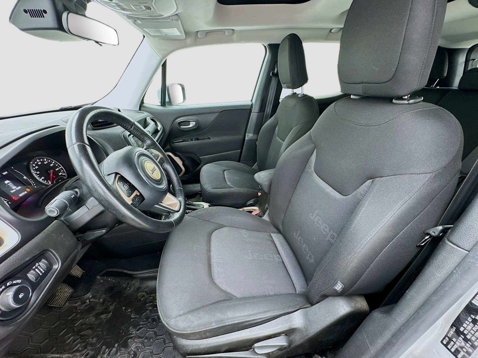 Used 2015 Jeep Renegade Latitude image 12