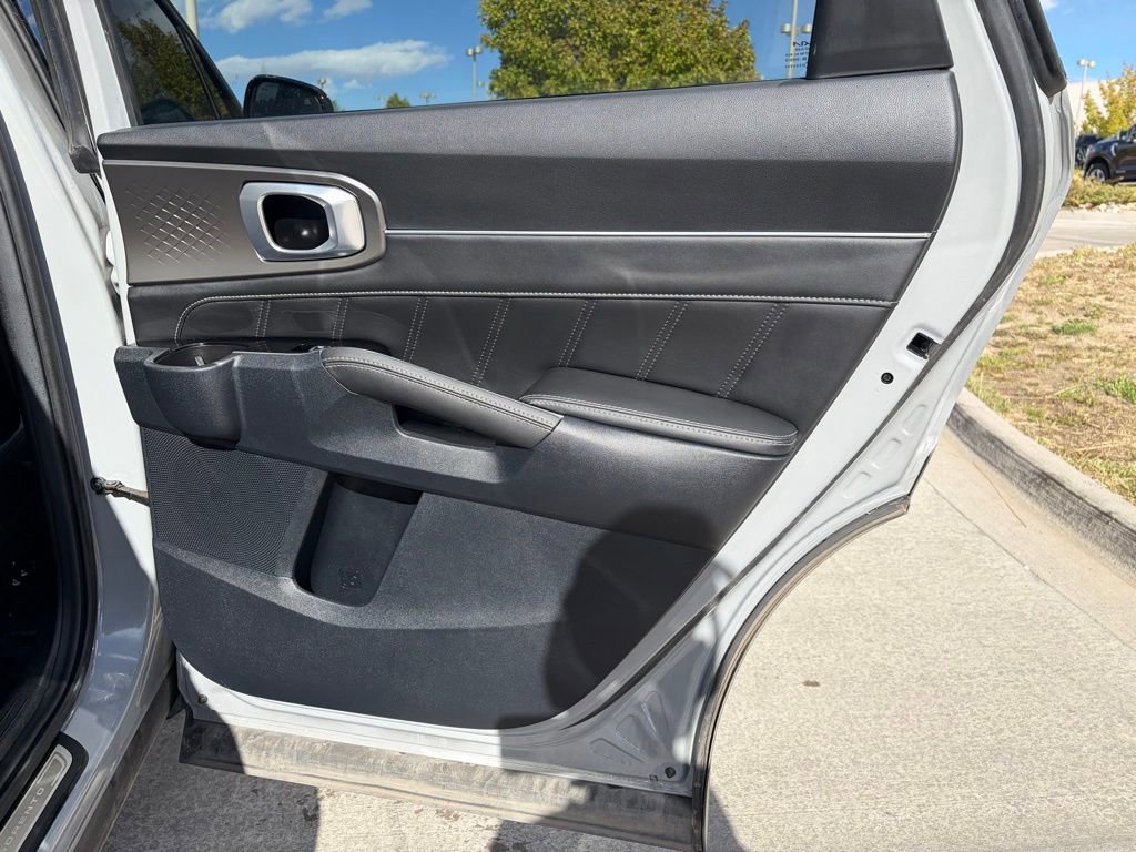 Used 2023 Kia Sorento SX AWD/4WD image 18