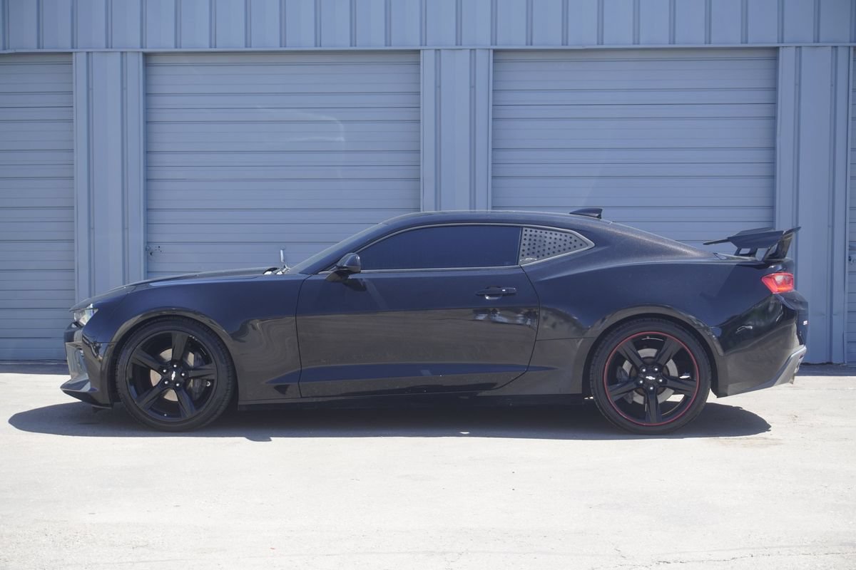 Used 2016 Chevrolet Camaro SS RWD image 2