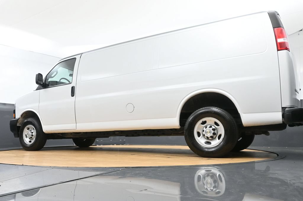 Used 2024 Chevrolet Express 3500 Extended w/ Driver Convenience Package image 49