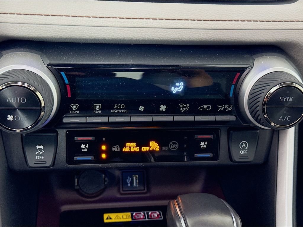 Used 2024 Toyota RAV4 Limited image 16