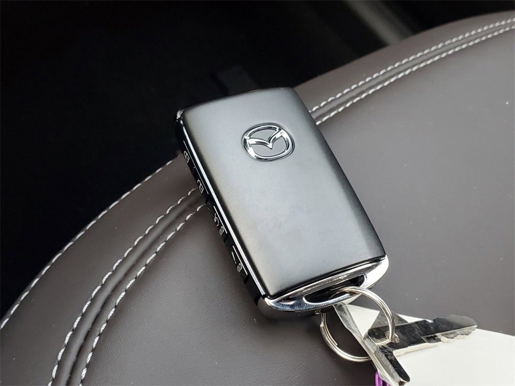 New 2025 MAZDA CX-5 Signature image 30