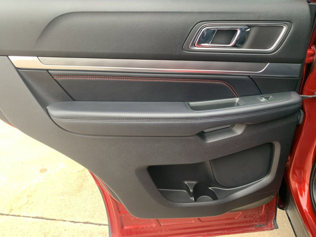 Used 2018 Ford Explorer Sport w/ Equipment Group 401A image 12