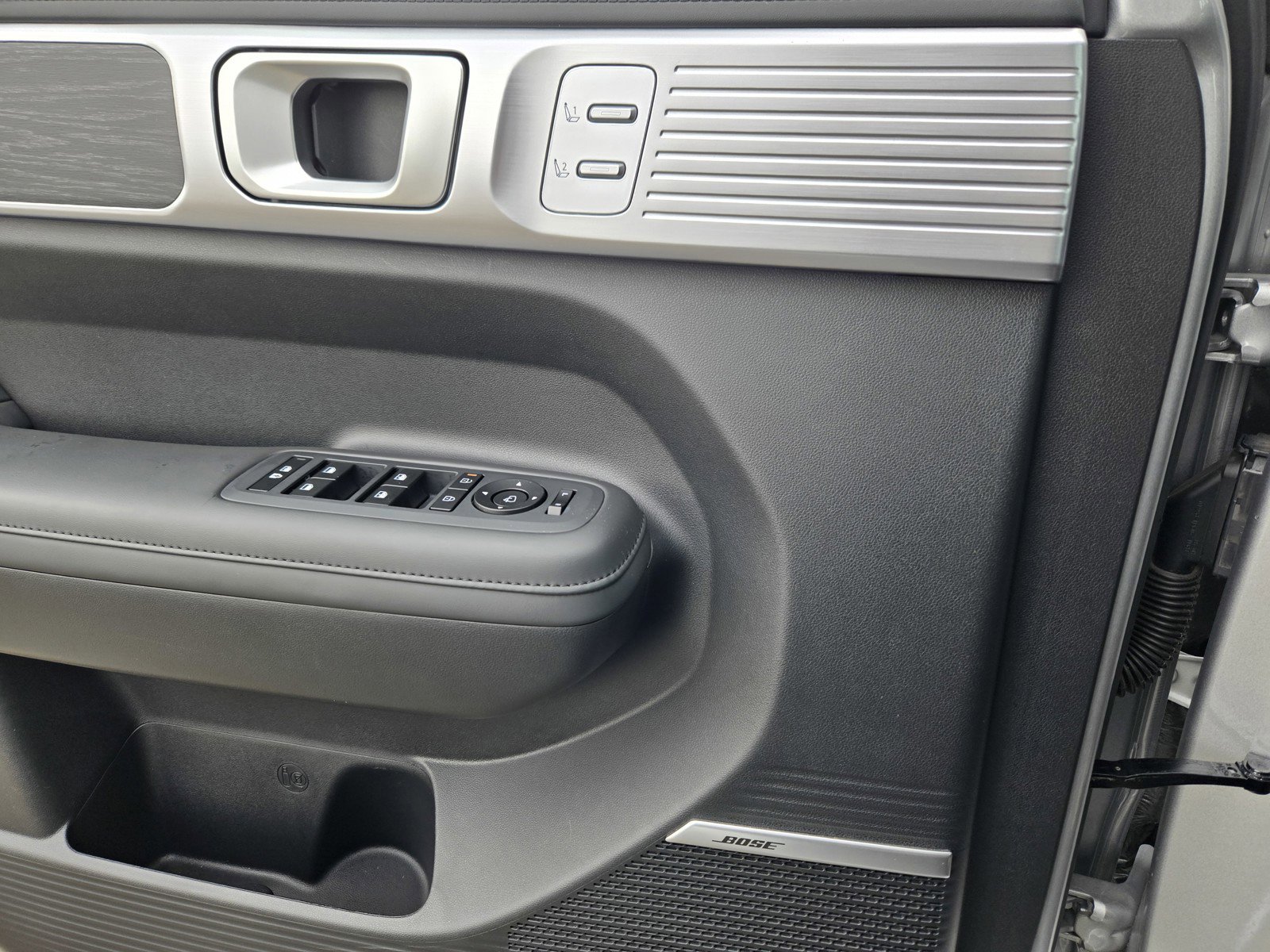 Used 2025 Hyundai Santa Fe Limited image 16