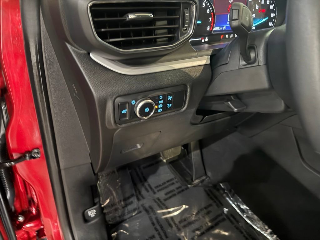 Used 2024 Ford Explorer XLT w/ Equipment Group 202A AWD/4WD image 13